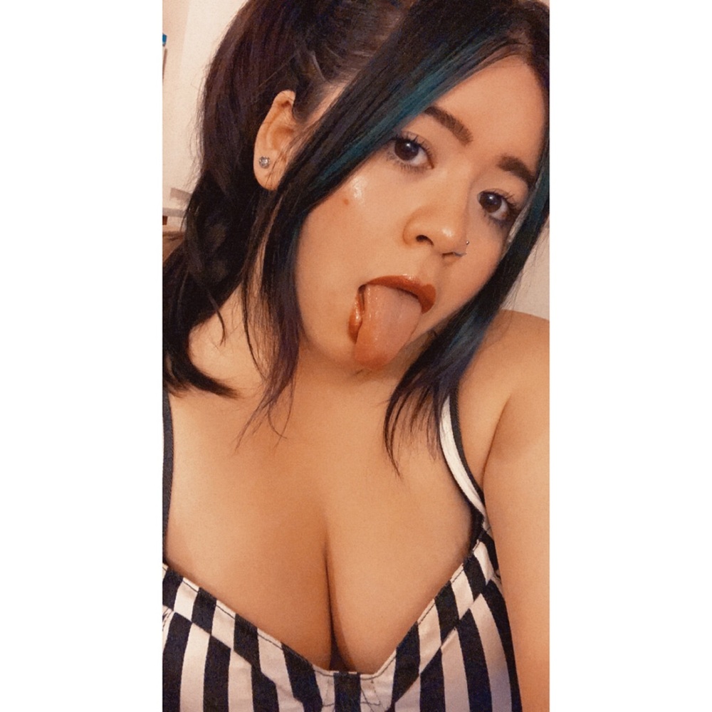 Meet your Posher, Yasmine